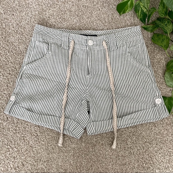 Tommy Hilfiger Sage & White Striped Shorts - Picture 1 of 4